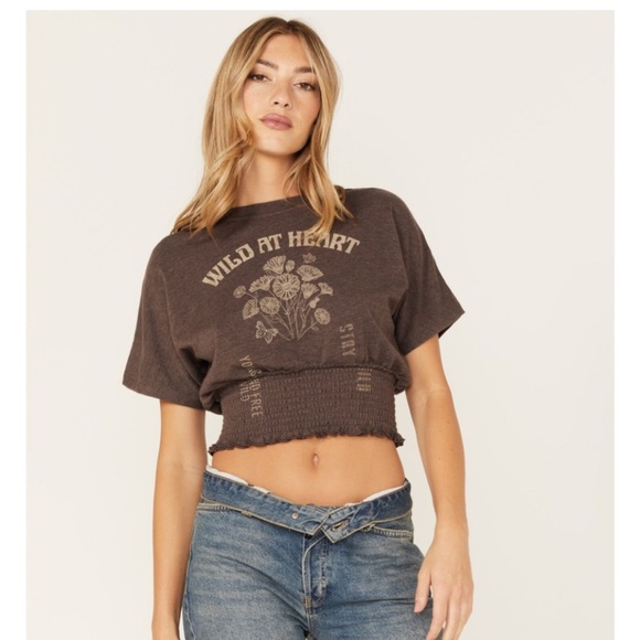 Cleo +Wolf Tops - Cleo +Wolf  Women's Brown Graphic Crop Top